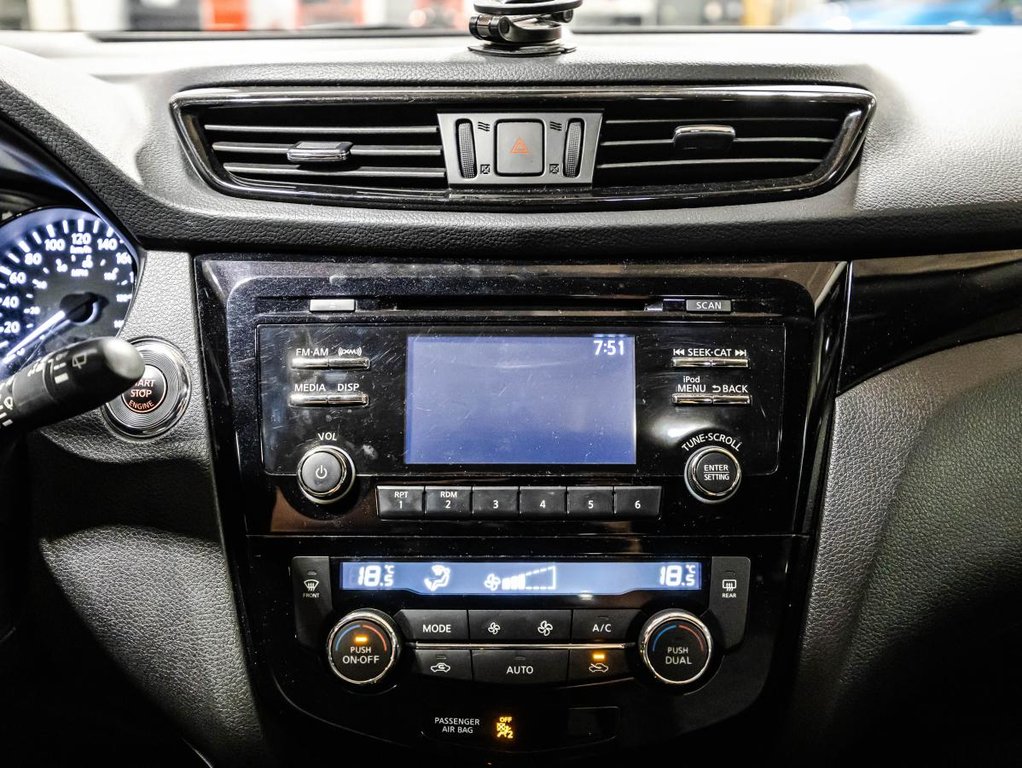 2018 Nissan Qashqai SV AWD 33 000 KM I JAMAIS ACCIDENTÉ I TOIT OUVRANT I MAGS DEMARREUR I in , Quebec - 25 - w1024h768px
