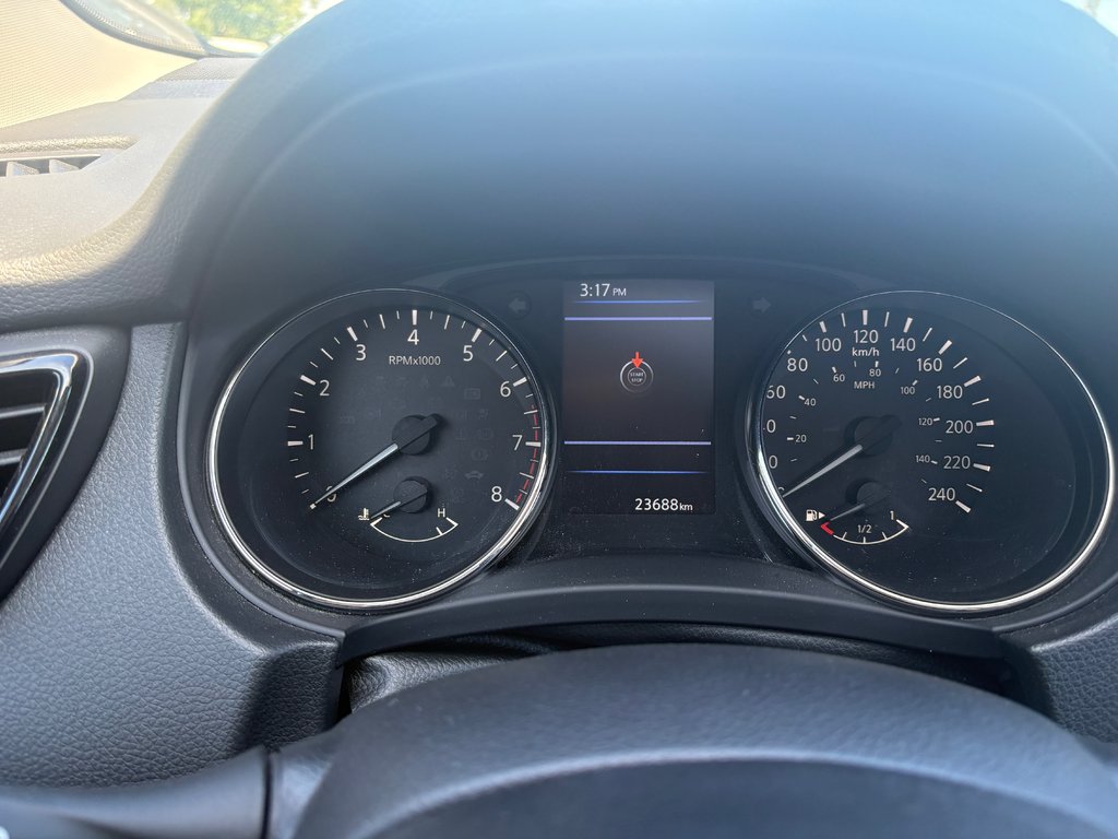 Nissan Qashqai SV AWD 2023 à Lachenaie, Québec - 7 - w1024h768px