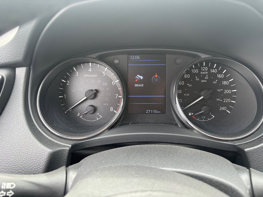 Nissan Qashqai SV AWD 2023 à Lachenaie, Québec - 7 - w1024h768px