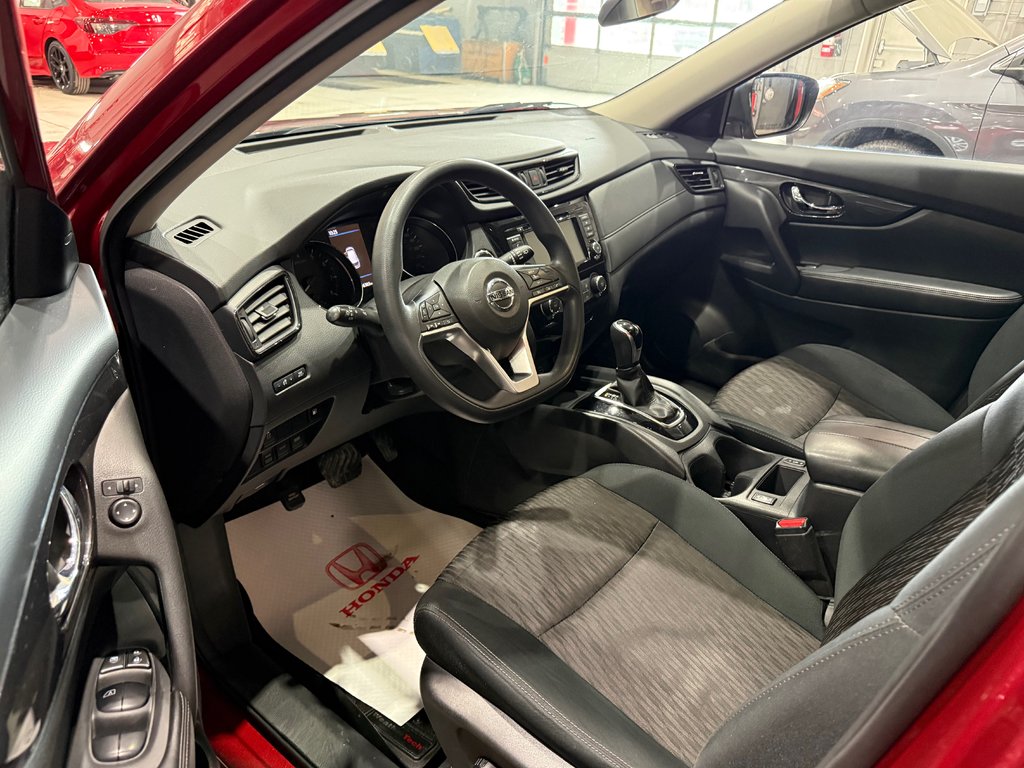 Nissan Rogue SV 2018 à Montréal, Québec - 9 - w1024h768px