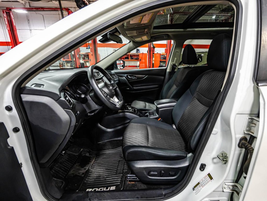 Nissan Rogue SV AWD JAMAIS ACCIDENTÉ I TOIT PANOREMIQUE I MAGS I DEMARREUR I SIEGES CHAUFFANTS I CARPLAY 2019 à Montréal, Québec - 20 - w1024h768px
