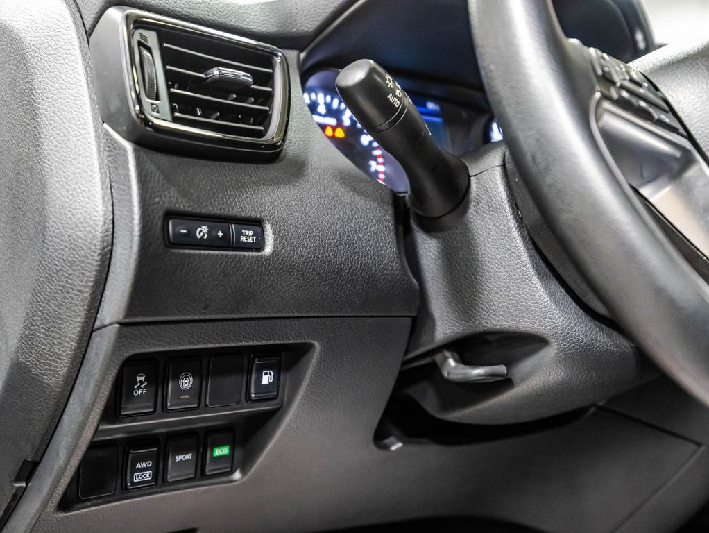 Nissan Rogue SV AWD JAMAIS ACCIDENTÉ I TOIT PANOREMIQUE I MAGS I DEMARREUR I SIEGES CHAUFFANTS I CARPLAY 2019 à Montréal, Québec - 22 - w1024h768px
