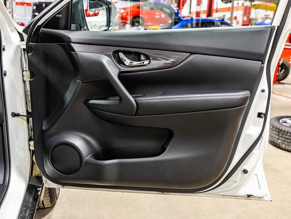 2020 Nissan Rogue SV AWD I  MAGS I TOIT PANORAMIQUE I SIEGES CHAUFFANTS I DEMARREUR I CAMERA I SECURITE ACTIVE in , Quebec - 17 - w1024h768px