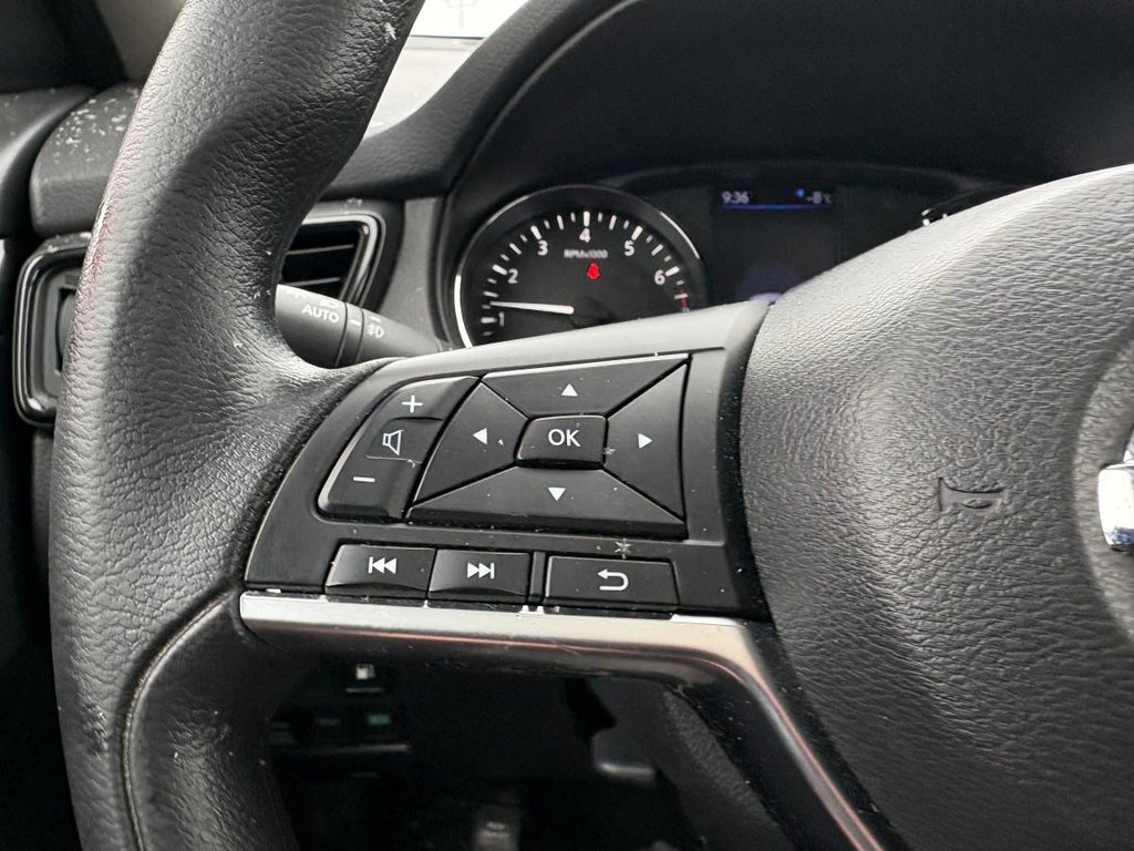2020 Nissan Rogue SV AWD I  MAGS I TOIT PANORAMIQUE I SIEGES CHAUFFANTS I DEMARREUR I CAMERA I SECURITE ACTIVE in , Quebec - 9 - w1024h768px