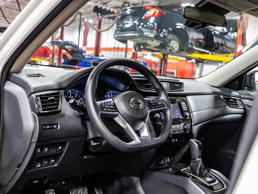 Nissan Rogue SV AWD I  MAGS I TOIT PANORAMIQUE I SIEGES CHAUFFANTS I DEMARREUR I CAMERA I SECURITE ACTIVE 2020 à Montréal, Québec - 21 - w1024h768px