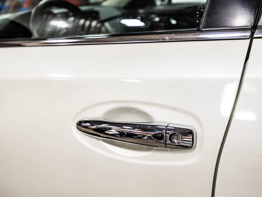 Nissan Rogue SV AWD I  MAGS I TOIT PANORAMIQUE I SIEGES CHAUFFANTS I DEMARREUR I CAMERA I SECURITE ACTIVE 2020 à Montréal, Québec - 11 - w1024h768px