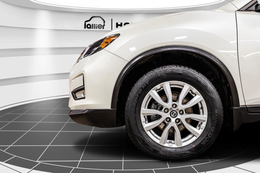 Nissan Rogue SV AWD I  MAGS I TOIT PANORAMIQUE I SIEGES CHAUFFANTS I DEMARREUR I CAMERA I SECURITE ACTIVE 2020 à Montréal, Québec - 10 - w1024h768px