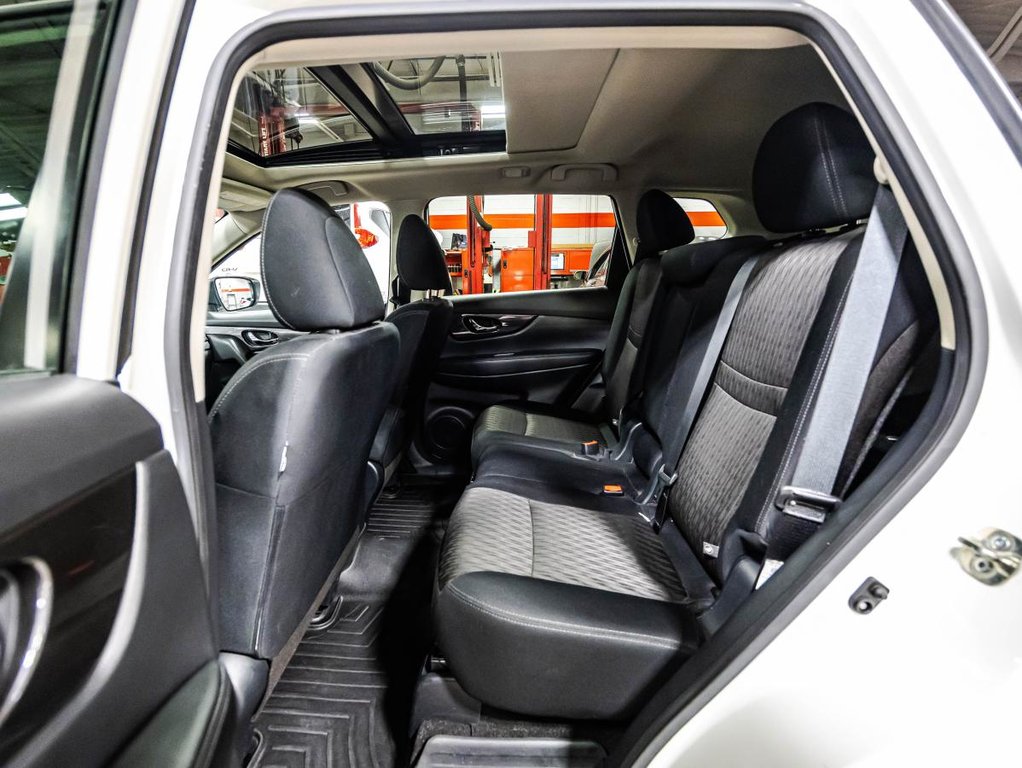 Nissan Rogue SV AWD I  MAGS I TOIT PANORAMIQUE I SIEGES CHAUFFANTS I DEMARREUR I CAMERA I SECURITE ACTIVE 2020 à Montréal, Québec - 14 - w1024h768px