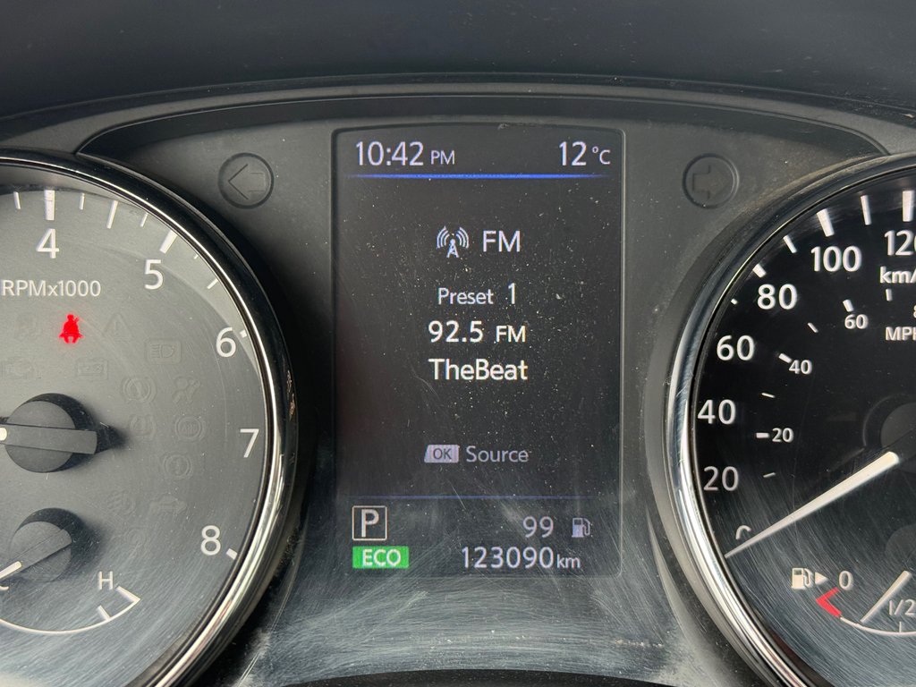 2020 Nissan Rogue SV in Montréal, Quebec - 2 - w1024h768px