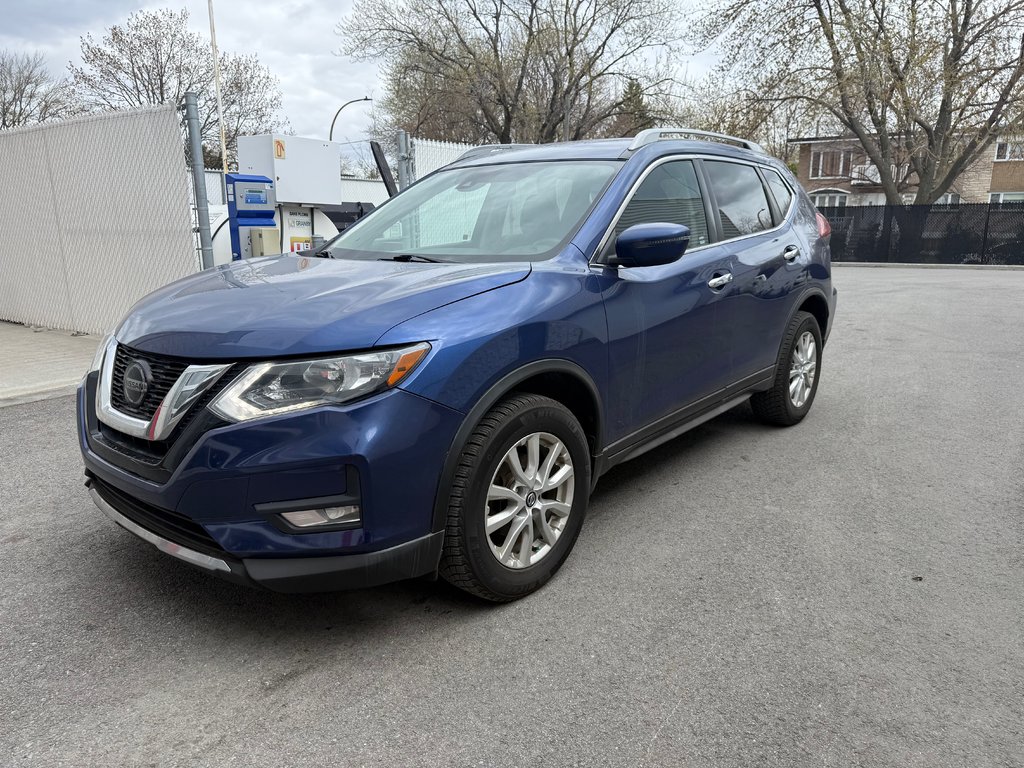 2020 Nissan Rogue SV in Montréal, Quebec - 1 - w1024h768px