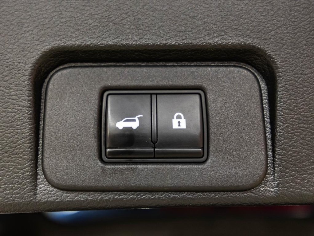 Nissan Rogue SL AWD CUIR I TOIT OUVRANT I SIEGES CHAUFFANTS I MAGS I DEMARREUR I SECURITE ACTIVE 2022 à Montréal, Québec - 16 - w1024h768px