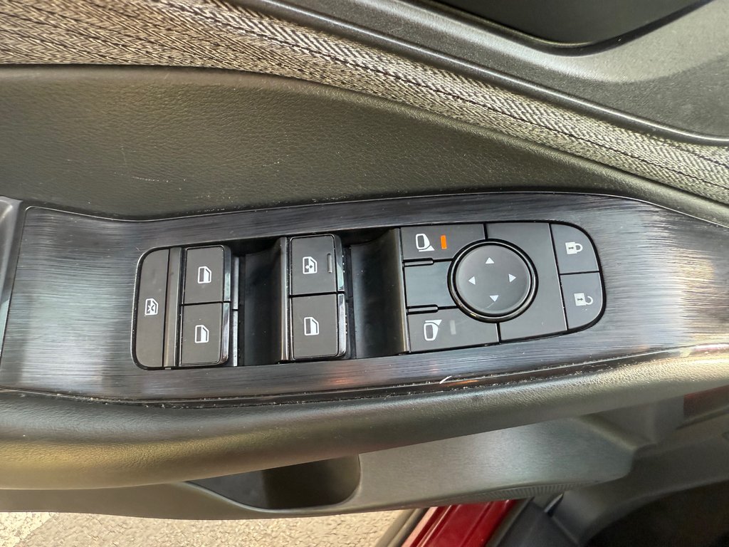2023 Nissan Rogue S in Montreal, Quebec - 11 - w1024h768px
