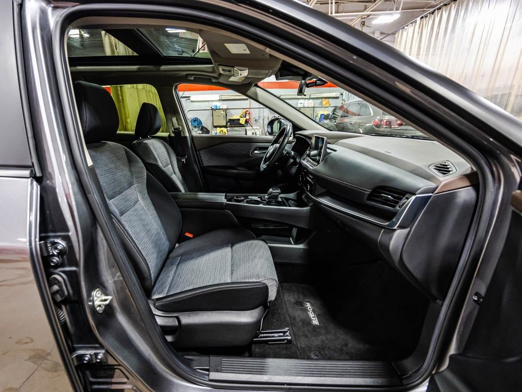 Nissan Rogue SV Moonroof AWD I CARPLAY I SIEGES ET VOLANT CHAUFFANTS I TOIT PANORAMIQUE I MAGS I DEMARREUR I 2023 à , Québec - 18 - w1024h768px