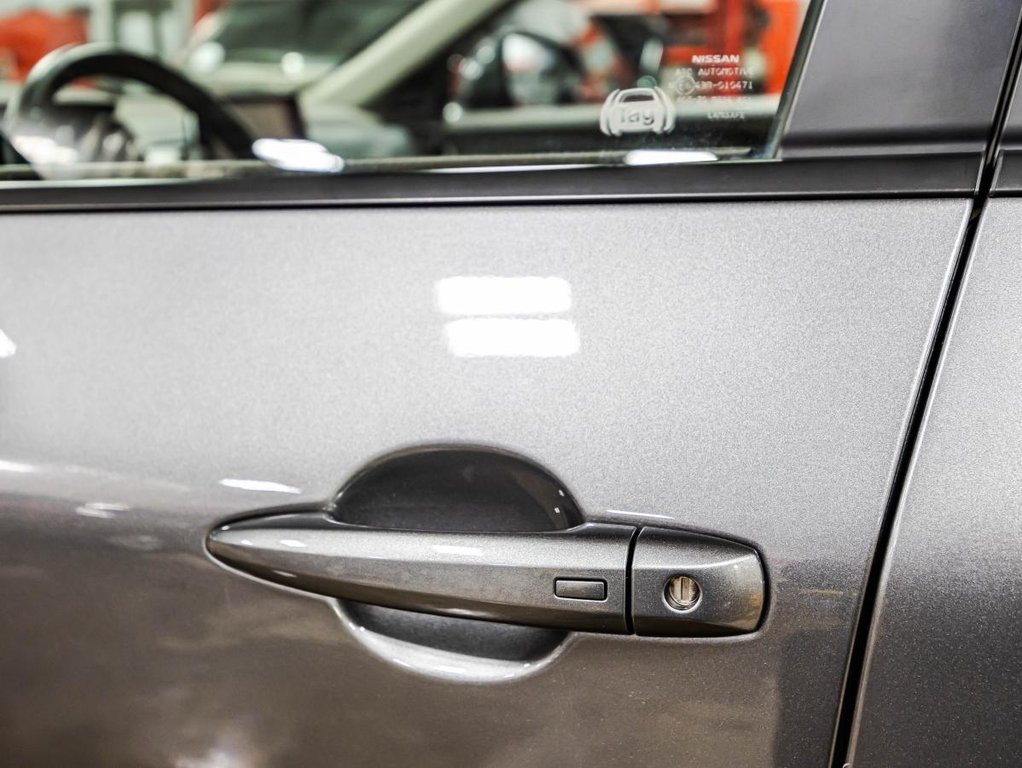 Nissan Rogue SV Moonroof AWD I CARPLAY I SIEGES ET VOLANT CHAUFFANTS I TOIT PANORAMIQUE I MAGS I DEMARREUR I 2023 à Montréal, Québec - 11 - w1024h768px