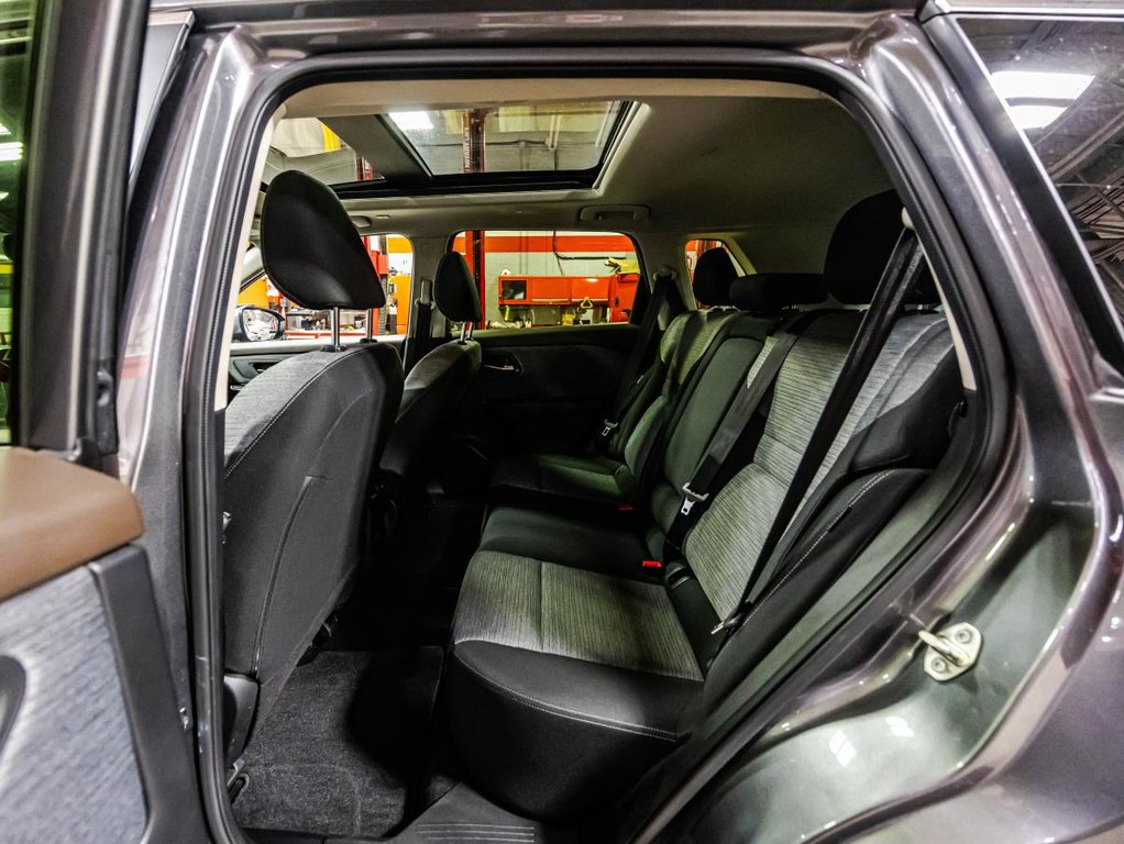 Nissan Rogue SV Moonroof 2023 à Montréal, Québec - 14 - w1024h768px