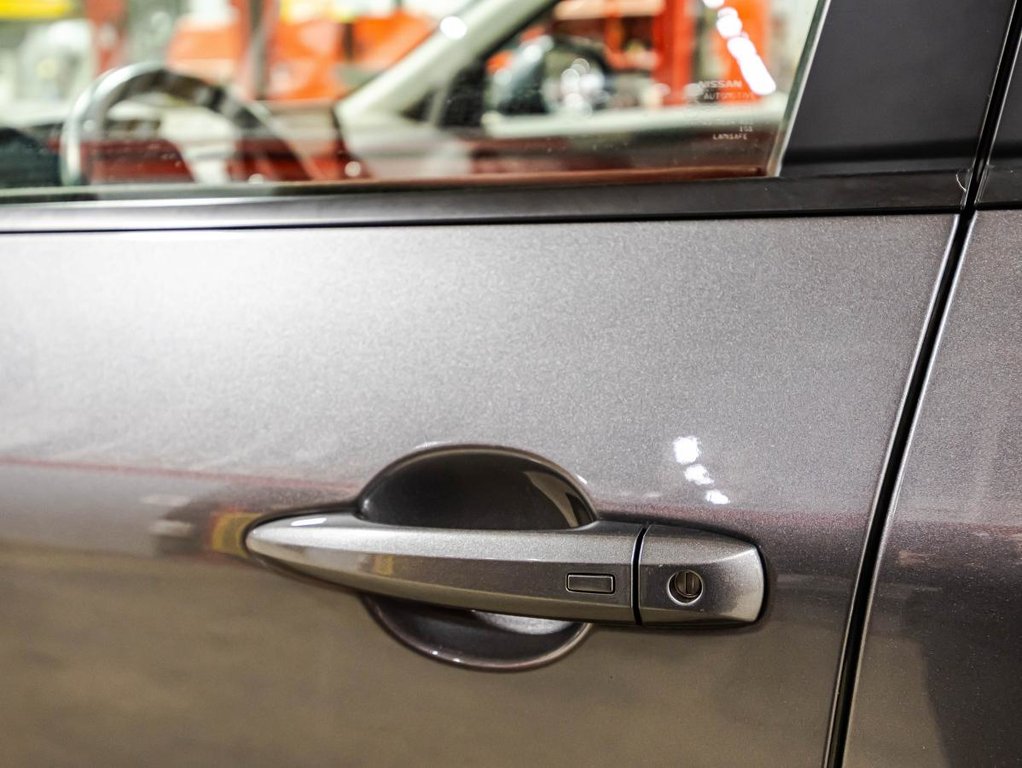 Nissan Rogue SV Moonroof 2023 à Montréal, Québec - 11 - w1024h768px