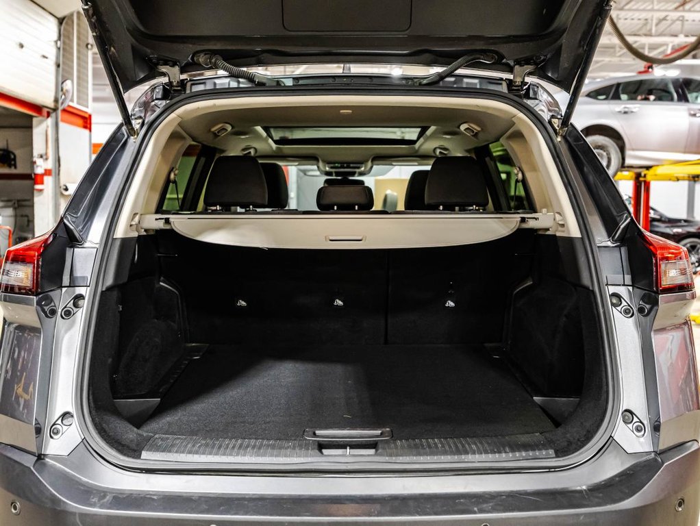 Nissan Rogue SV Moonroof 2023 à Montréal, Québec - 16 - w1024h768px