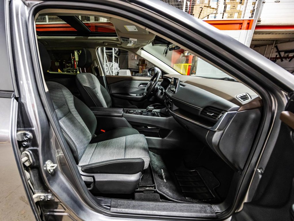 Nissan Rogue SV Moonroof 2023 à Montréal, Québec - 18 - w1024h768px