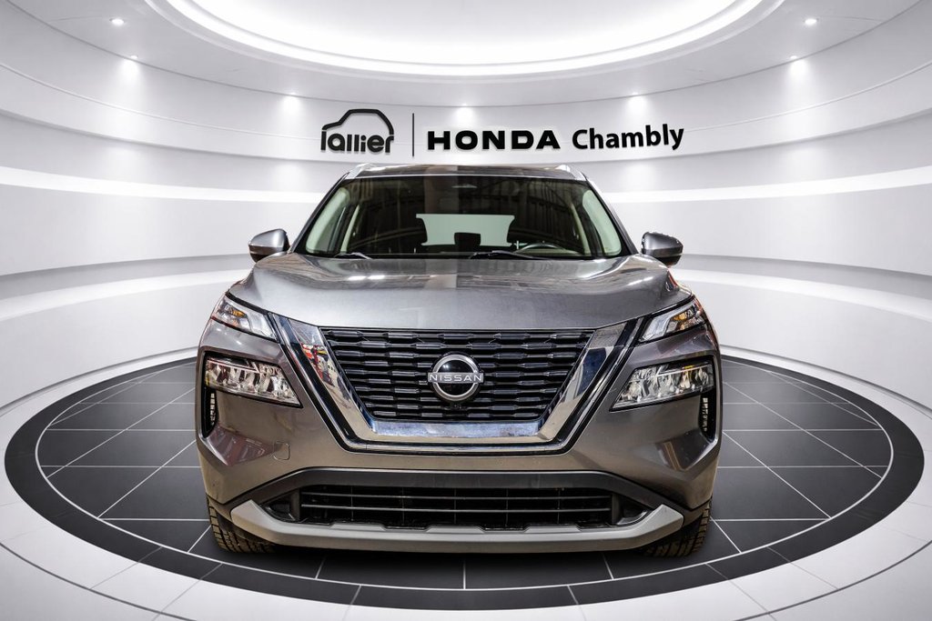 Nissan Rogue SV Moonroof 2023 à Montréal, Québec - 2 - w1024h768px