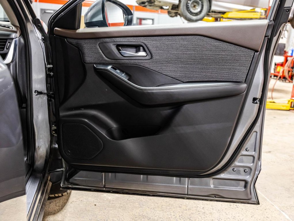 Nissan Rogue SV Moonroof 2023 à Montréal, Québec - 17 - w1024h768px