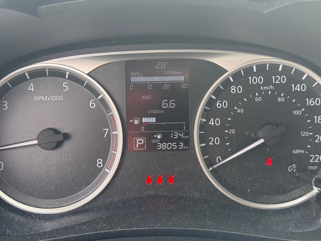2022 Nissan Versa S in Montreal, Quebec - 2 - w1024h768px