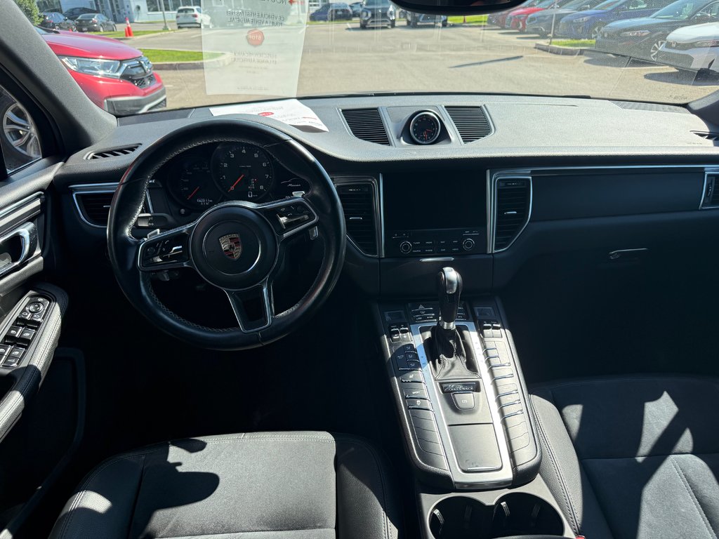 2017 Porsche Macan BASE/AWD in Lachenaie, Quebec - 10 - w1024h768px