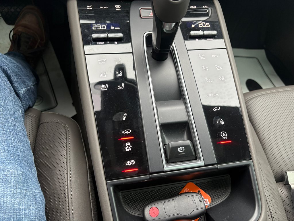 Porsche Macan S 2023 à Montréal, Québec - 10 - w1024h768px