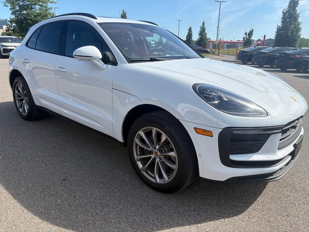 Porsche Macan  2024 à Lachenaie, Québec - 3 - w1024h768px