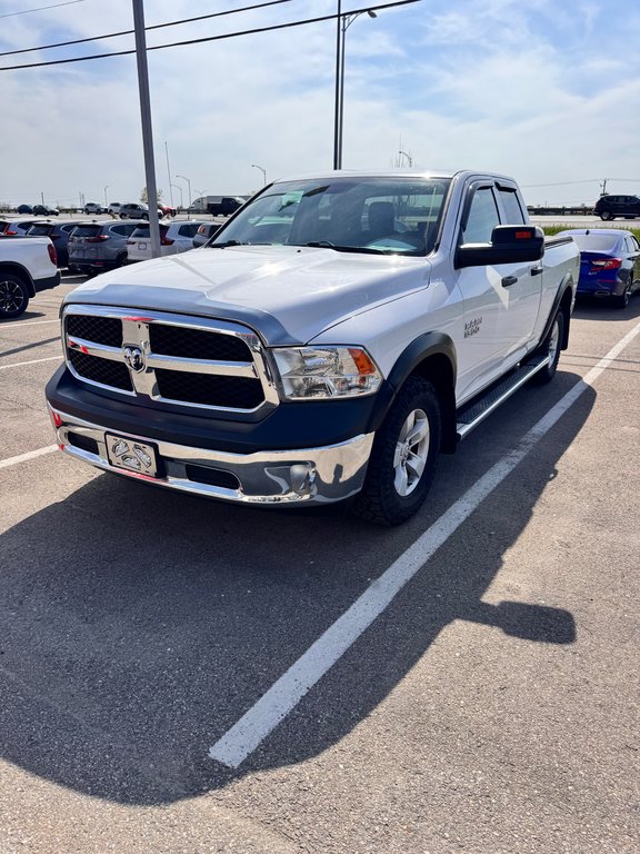 Ram 1500 ST 2017 à Lachenaie, Québec - 2 - w1024h768px