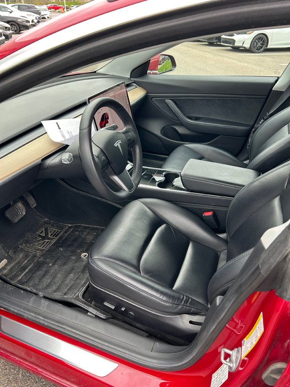 2019 Tesla MODEL 3 Standard plus in Lachenaie, Quebec - 7 - w1024h768px