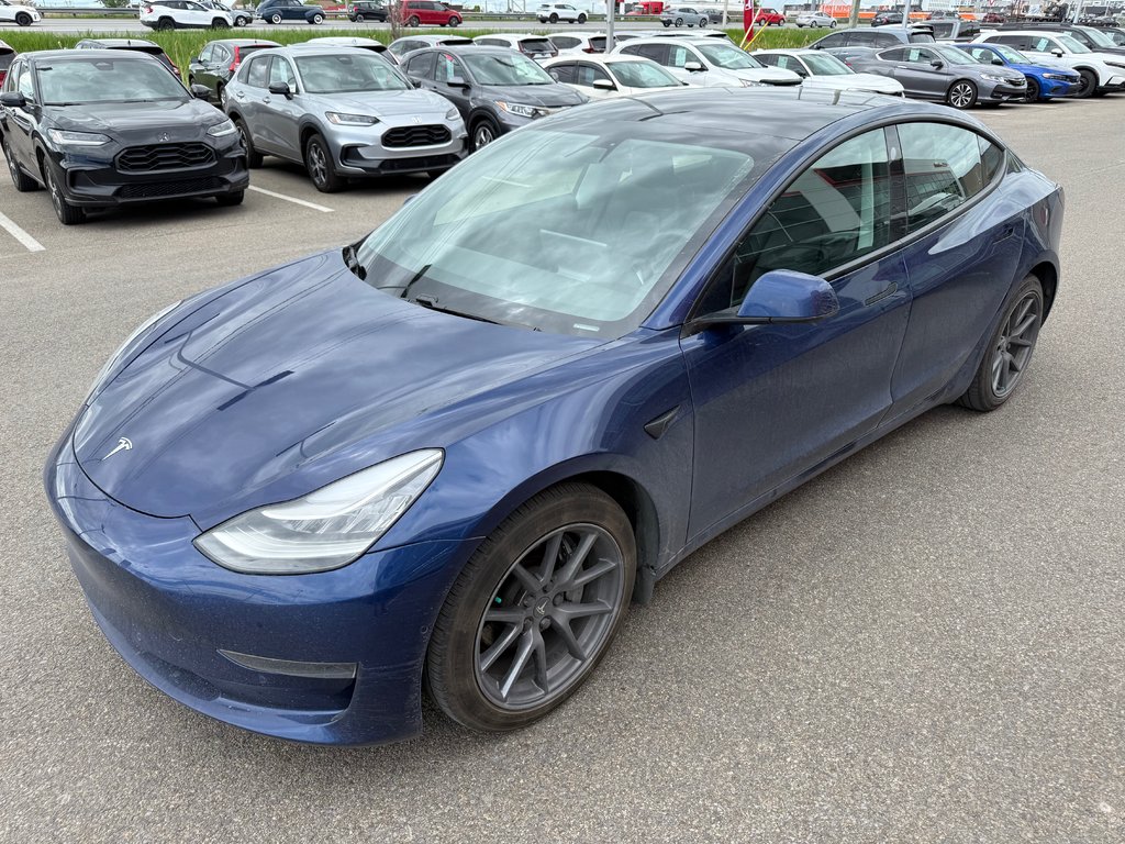 2021 Tesla Model 3 STANDARD RANGE PLUS in Lachenaie, Quebec - 1 - w1024h768px