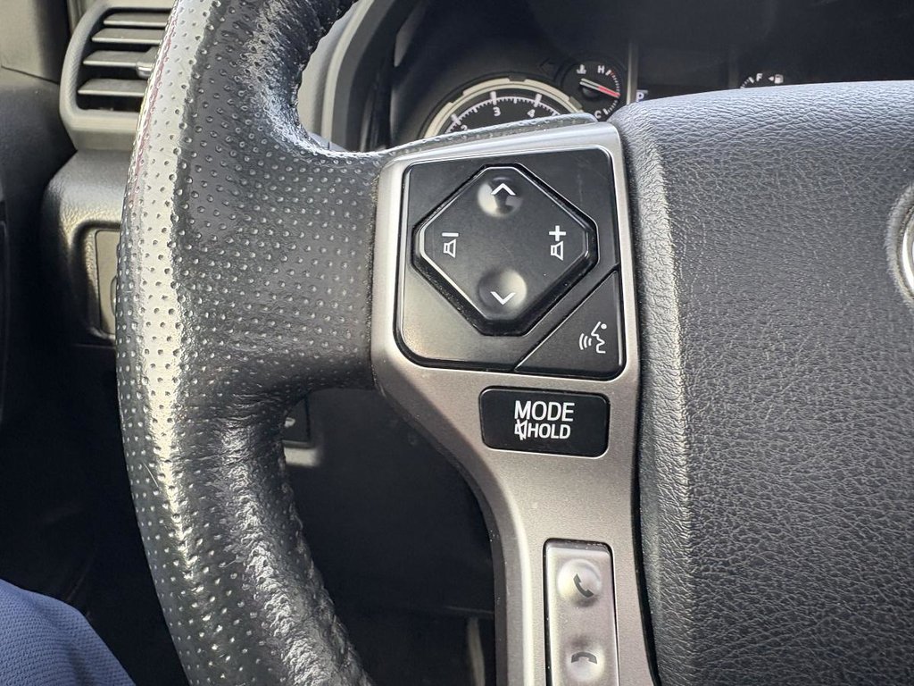 2023 Toyota 4Runner Limited 7 places TOUS LES ENTRETIENS CHEZ TOYOTA I CUIR I SIEGES CHAUFFANTS & VENTILES I CAMERA 360 in , Quebec - 13 - w1024h768px