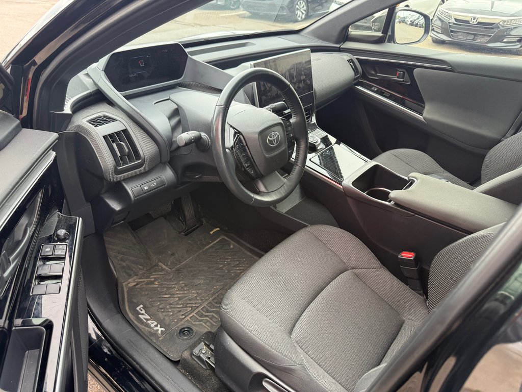 Toyota bZ4X LE/FWD/ 8 JANTES 8 PNEUS 2024 à Lachenaie, Québec - 11 - w1024h768px