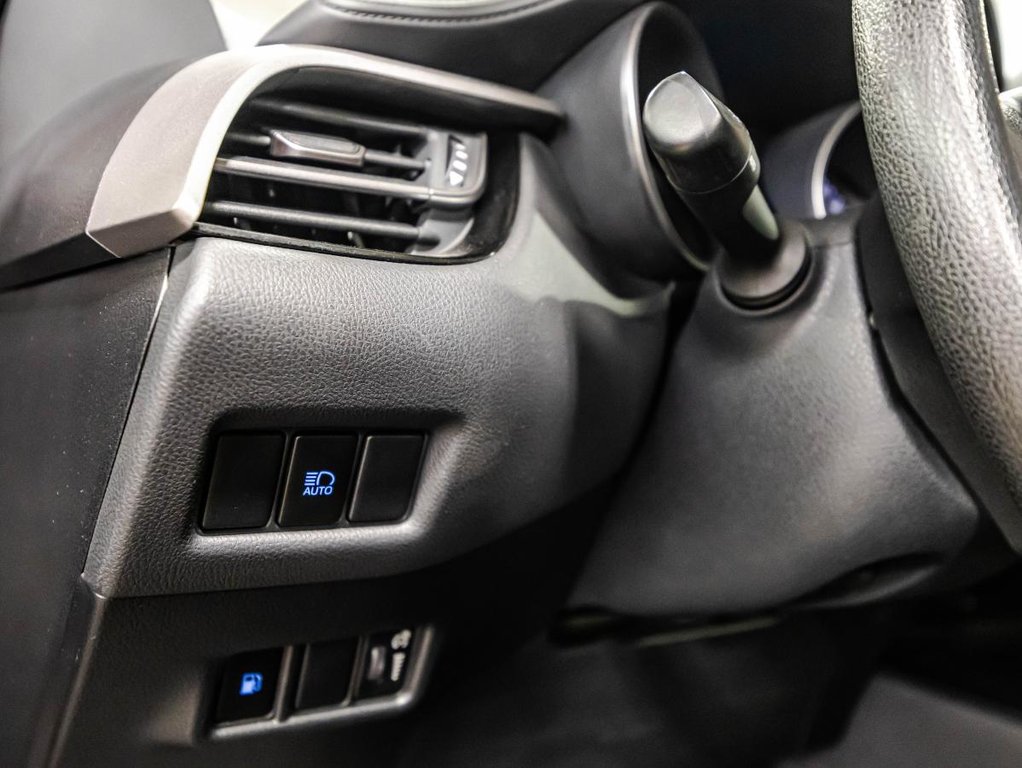 2021 Toyota C-HR LE I JAMAIS ACCIDENTÉ I CARPLAY I CAMERA I BLUETOOTH I SECURITE ACTIVE in , Quebec - 20 - w1024h768px