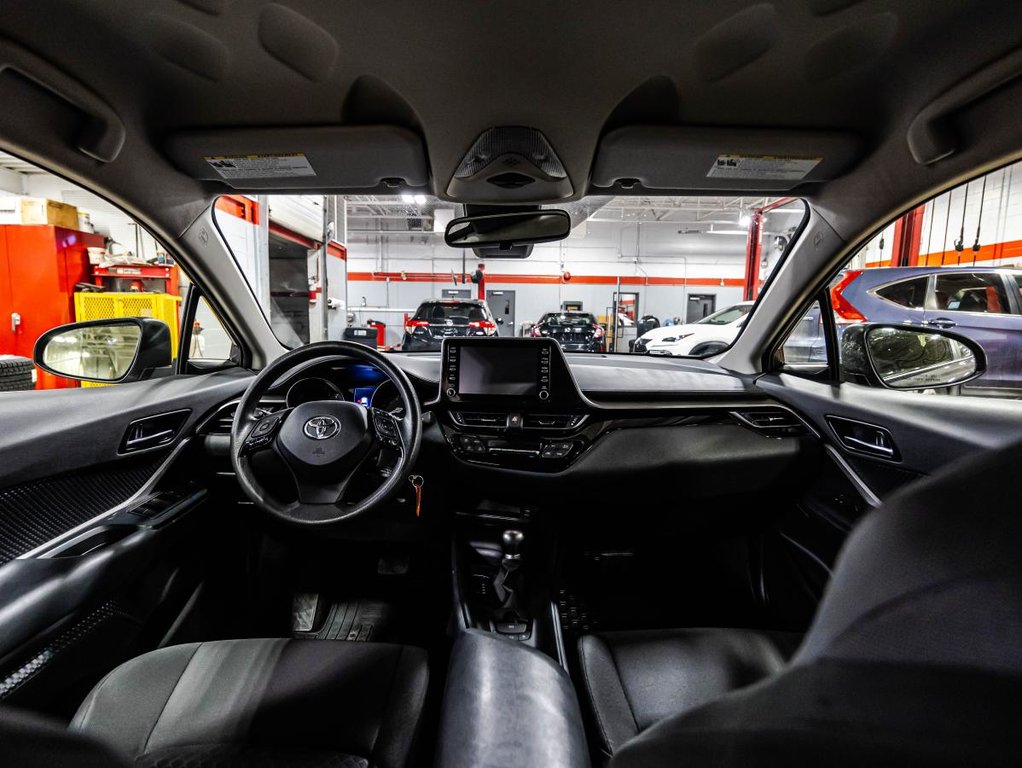 2021 Toyota C-HR LE I JAMAIS ACCIDENTÉ I CARPLAY I CAMERA I BLUETOOTH I SECURITE ACTIVE in , Quebec - 14 - w1024h768px