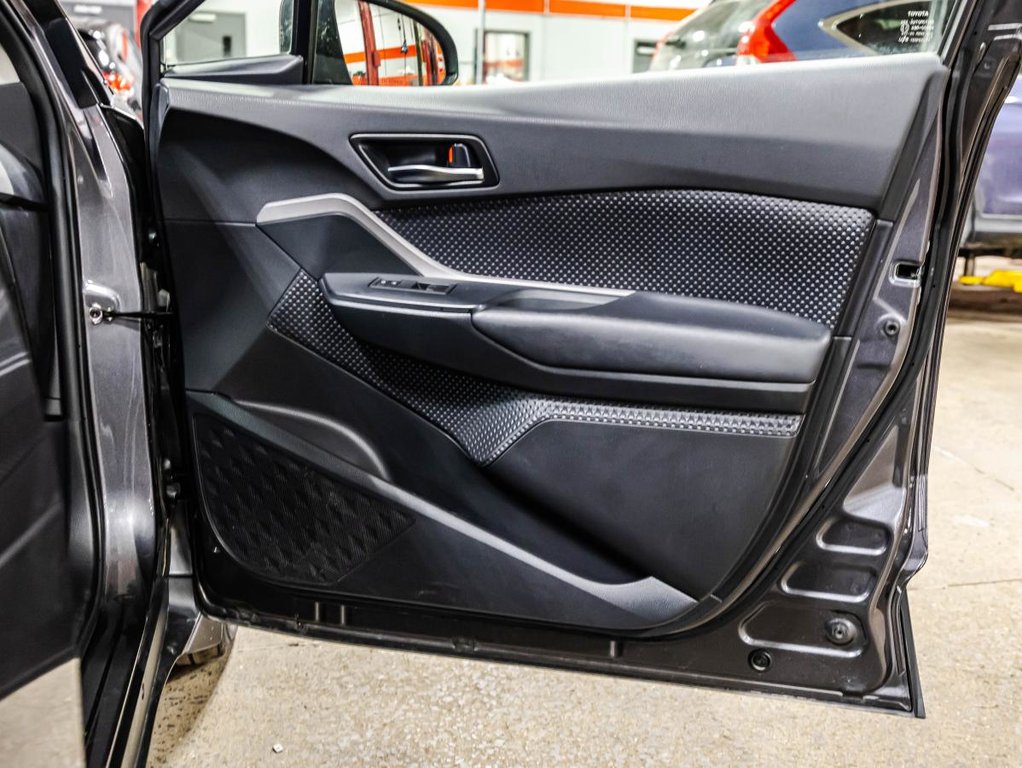 2021 Toyota C-HR LE I JAMAIS ACCIDENTÉ I CARPLAY I CAMERA I BLUETOOTH I SECURITE ACTIVE in , Quebec - 16 - w1024h768px