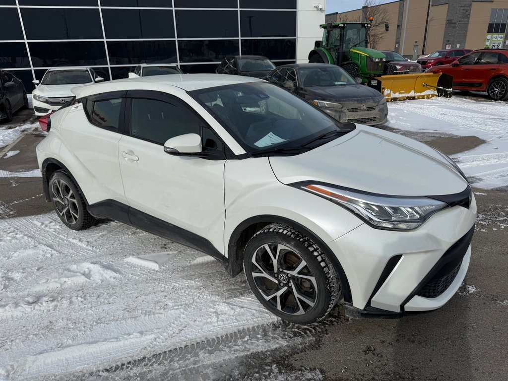 2021 Toyota C-HR XLE in Lachenaie, Quebec - 9 - w1024h768px