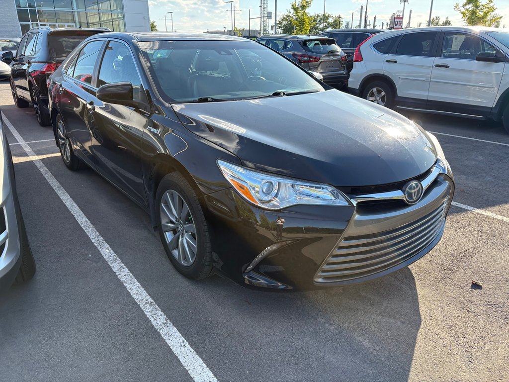 Toyota Camry Hybrid XLE HYBIDE POUR L'ÉCONOMIE ET LA DISTANCE 2017 à Montréal, Québec - 4 - w1024h768px