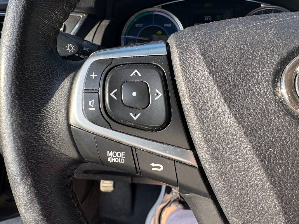 Toyota Camry Hybrid XLE HYBIDE POUR L'ÉCONOMIE ET LA DISTANCE 2017 à Montréal, Québec - 9 - w1024h768px
