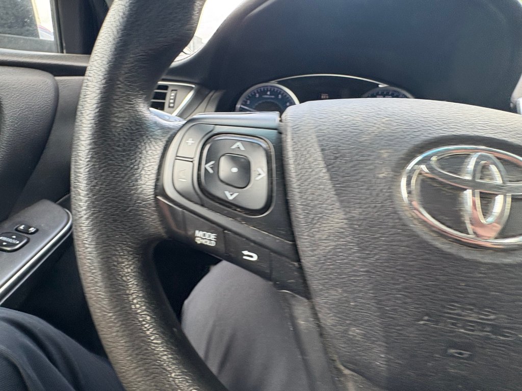 2017 Toyota Camry LE AUTOMATIQUE in Montreal, Quebec - 9 - w1024h768px