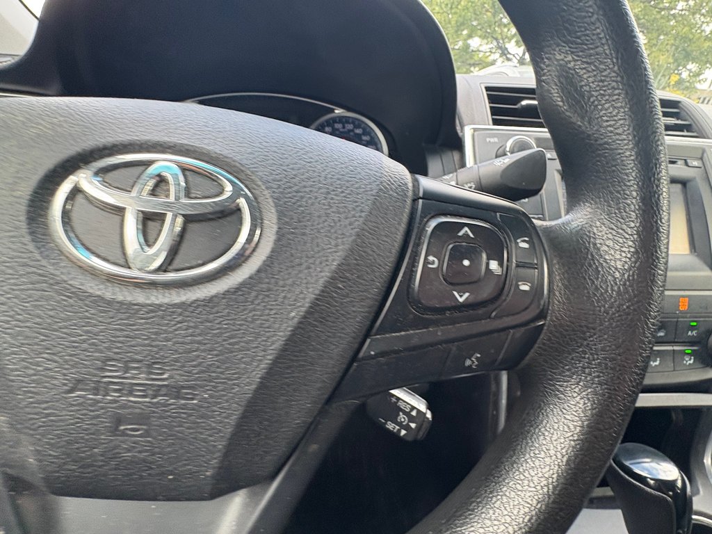 2017 Toyota Camry LE AUTOMATIQUE in Montreal, Quebec - 8 - w1024h768px
