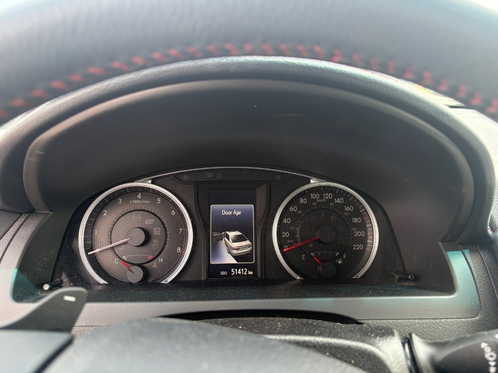 2017 Toyota Camry in Lachenaie, Quebec - 8 - w1024h768px