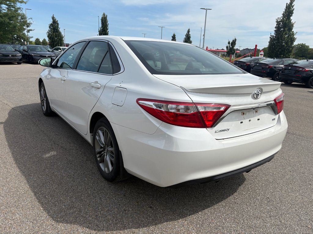 2017 Toyota Camry in Lachenaie, Quebec - 2 - w1024h768px