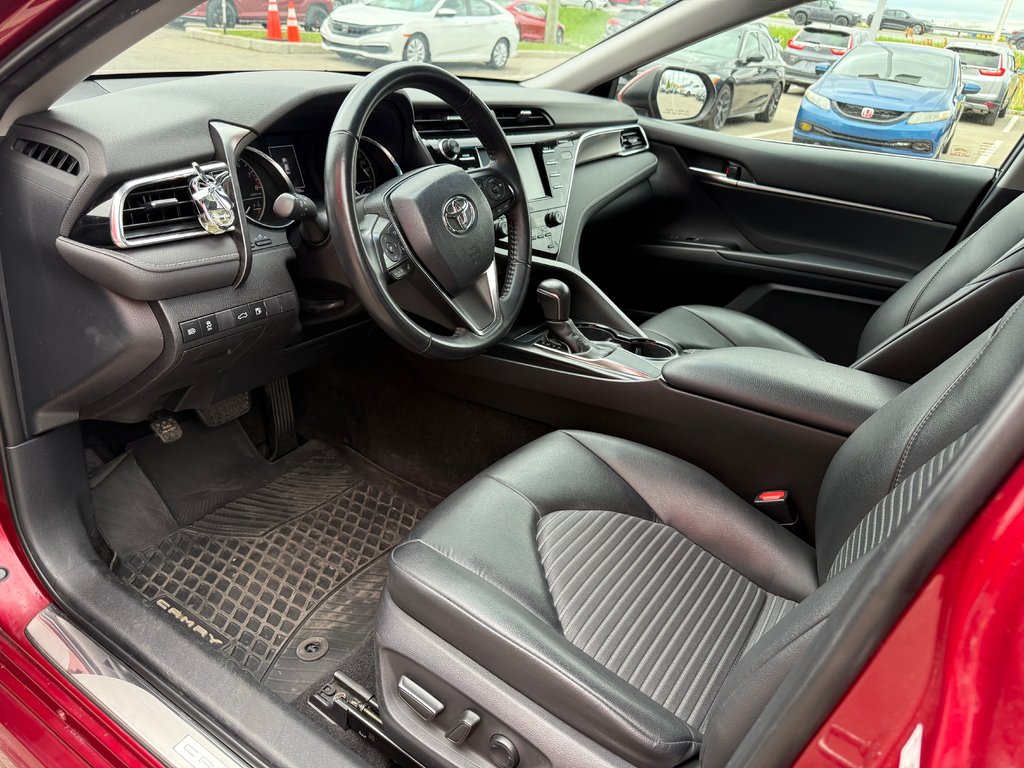 2018 Toyota Camry SE in Lachenaie, Quebec - 7 - w1024h768px