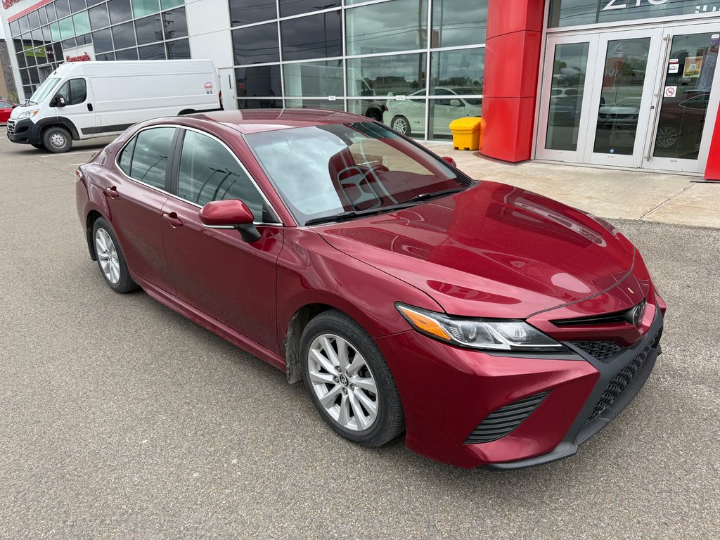 2018 Toyota Camry SE in Lachenaie, Quebec - 5 - w1024h768px