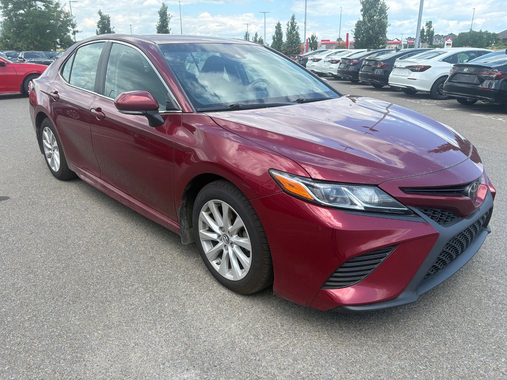 Toyota Camry SE 2018 à Lachenaie, Québec - 2 - w1024h768px