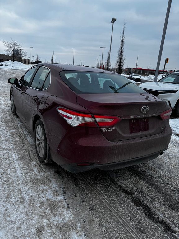 2019 Toyota Camry LE in Montreal, Quebec - 6 - w1024h768px