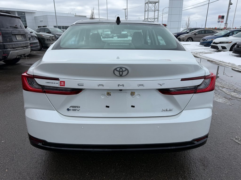 Toyota Camry Hybrid XLE 2025 à Lachenaie, Québec - 3 - w1024h768px
