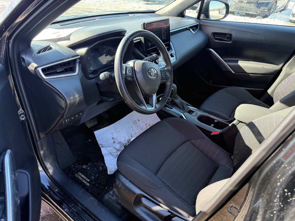Toyota Corolla Cross AWD HYBRID SE 2023 à Lachenaie, Québec - 11 - w1024h768px