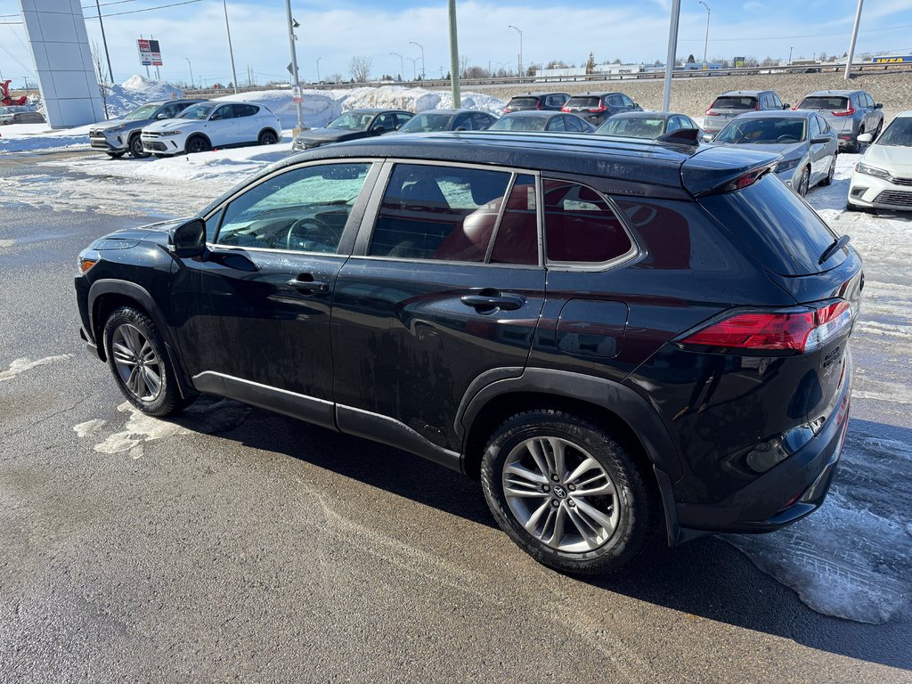 Toyota Corolla Cross AWD HYBRID SE 2023 à Lachenaie, Québec - 3 - w1024h768px